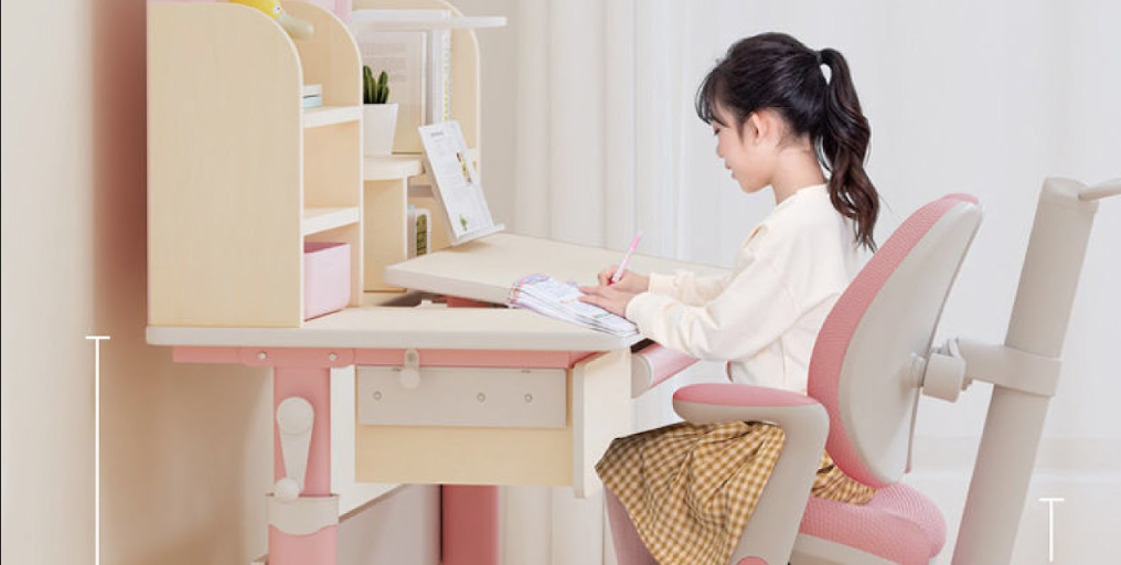Bàn học chống gù ở Sakawin