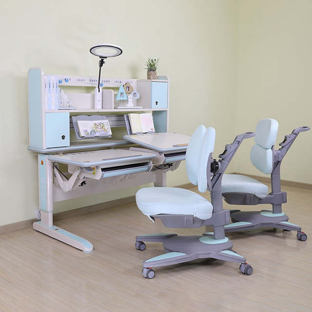 Bàn học thông minh ngày nay thiết kế với mẫu mã, kiểu dáng bắt mắt