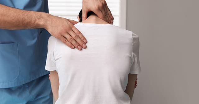 Tình trạng gù lưng có thể chữa khỏi bằng nhiều phương pháp khác nhau