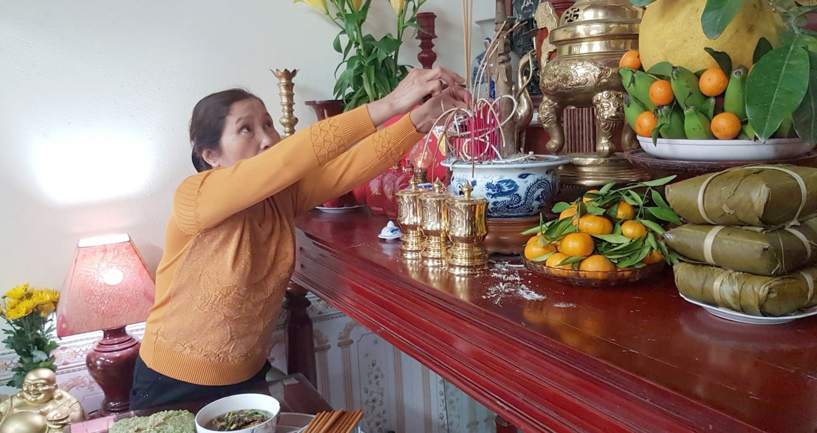 van khan giao thua trong nha 1